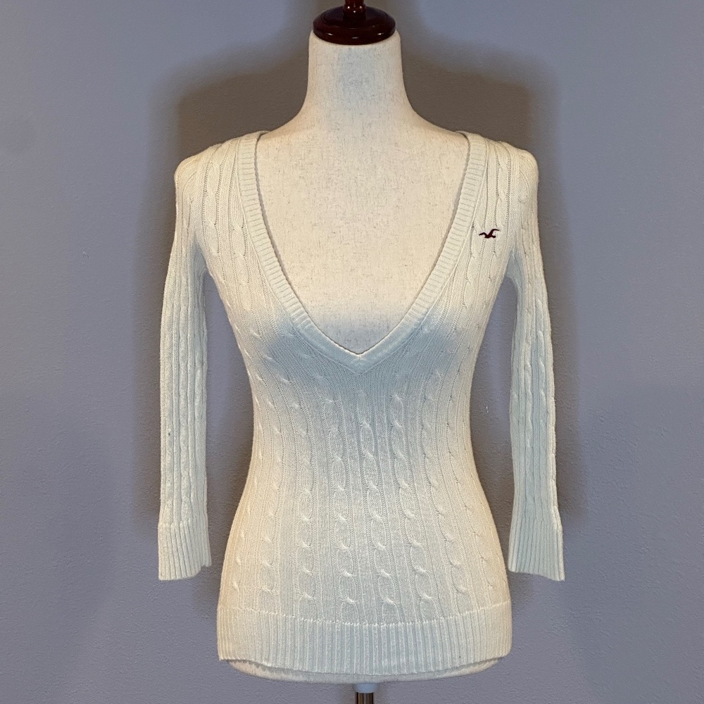 Hollister Cable knit v-Neck Sweater Small Cream Small